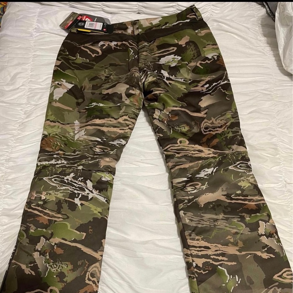 Women’s Under Armour Cold Gear Infrared Snowboard Pants size 10. NWT